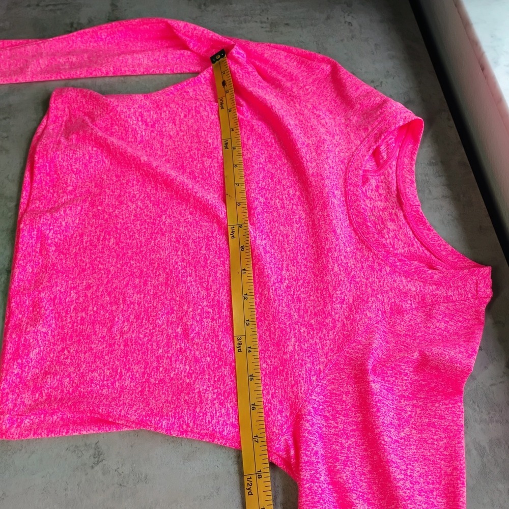 FLEO Cropped Workout Top Womens Medium Bright Pink Thumb Holes Athletic Sporty - Picture 8 of 8